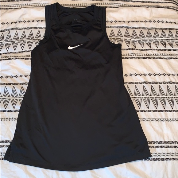 Nike black Dri-Fit tank top w/ keyhole back - Picture 1 of 4